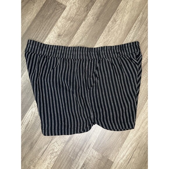 Maurices Women's XL Black White Stripe Linen Blend Pull On Shorts 1X Pockets - Picture 3 of 7